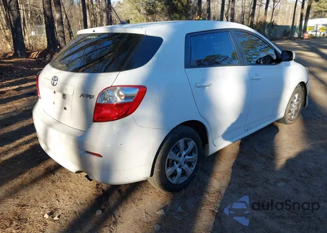 2013 Toyota Matrix S z USA, uszkodzony, nr VIN 2T1KE4EE1DC051430